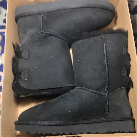 UGG Ladies Bailey Bow II Black Boot Size 6 - Picture 8 of 12